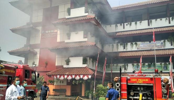SMPN 49 Jakarta Timur Terbakar, Ahok Akan Audit Pembangunan Gedung